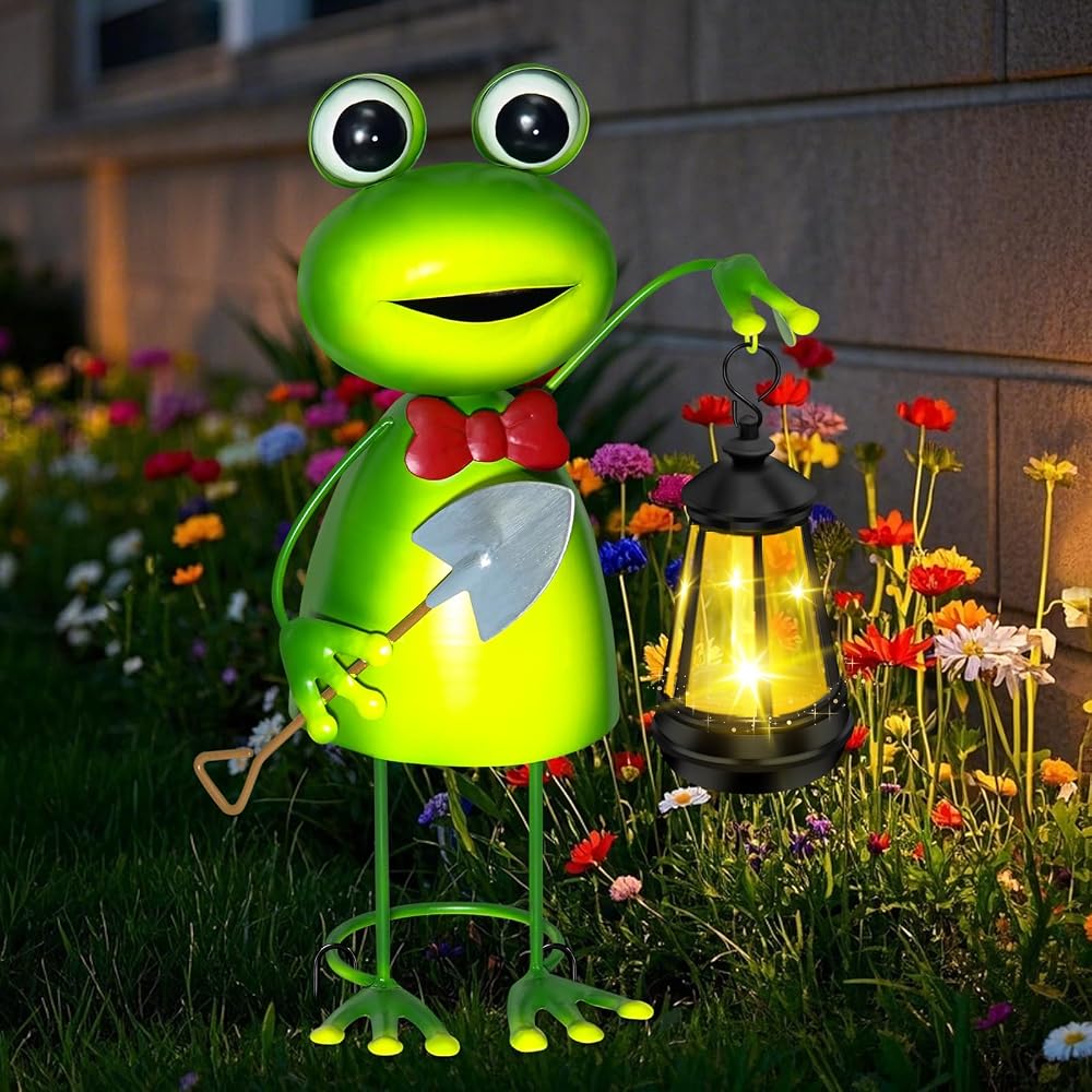 Solar frog garden statue with lantern